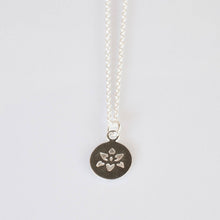 Load image into Gallery viewer, Round Flower Pendant